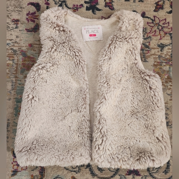 The Children's Place Light Grey Faux Fur Vest, size 5T - Picture 1 of 6